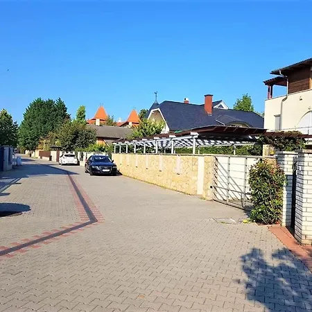 Balancaa Beach - Vizparti, Teraszos, Kertkapcsolatos Apartman Az Aranyparton Apartment *